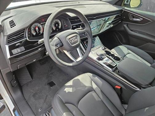 2025 Audi Q8 55 Premium