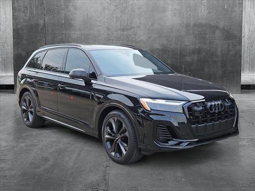 2025 Audi Q7 55 Premium Plus