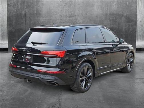 2025 Audi Q7 55 Premium Plus
