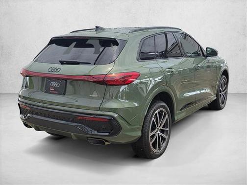 District Green Metallic 2026 Audi Q5 Premium Plus TFSI quattro S tronic