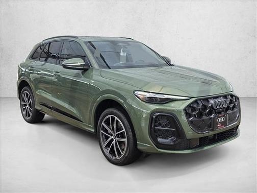 District Green Metallic 2026 Audi Q5 Premium Plus TFSI quattro S tronic