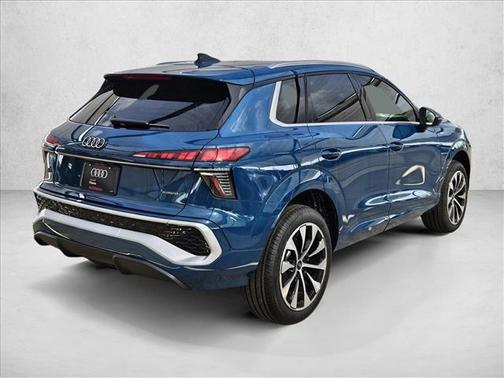 Malpelo Blue Metallic 2026 Audi Q3 TFSI quattro S tronic