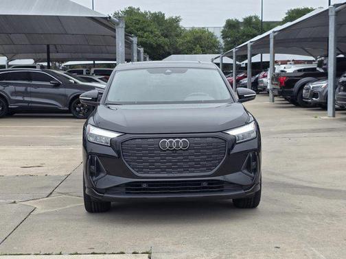 Mythos Black Metallic 2023 Audi Q4 e-tron Premium 50 quattro