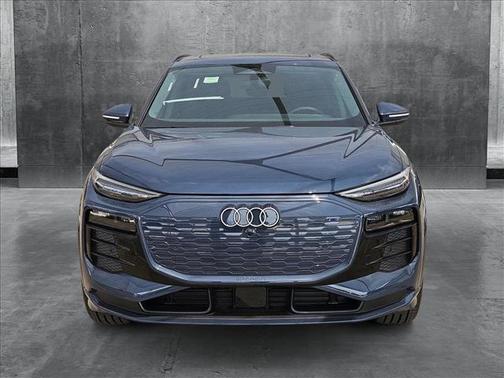 2025 Audi Q6 e-tron Prestige quattro