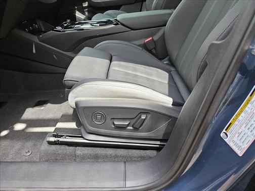 2025 Audi Q6 e-tron Prestige quattro