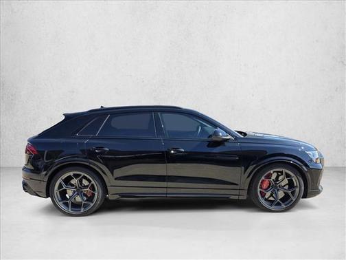 Mythos Black Metallic 2026 Audi RS Q8 4.0T