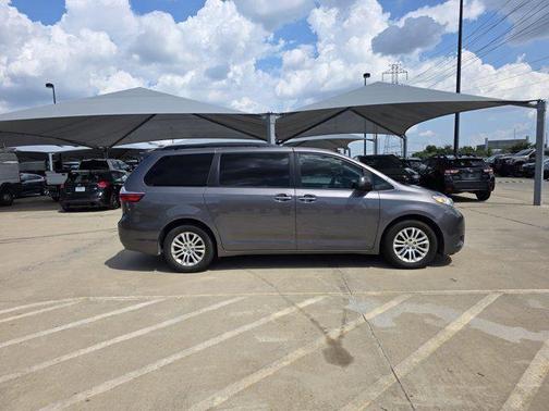 2017 Toyota Sienna XLE Premium
