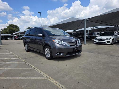 2017 Toyota Sienna XLE Premium