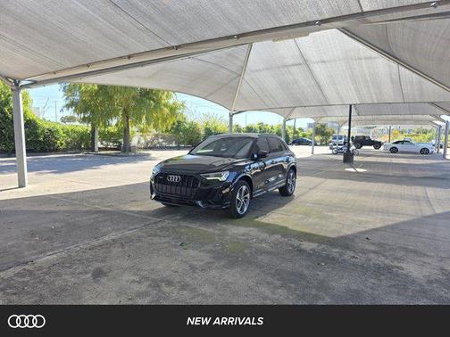 2025 Audi Q3 Premium 45 TFSI S line quattro Tiptronic