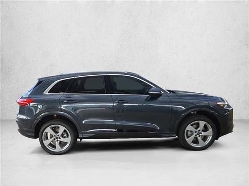 Tambora Gray Metallic 2026 Audi Q5 Premium Plus TFSI quattro S tronic