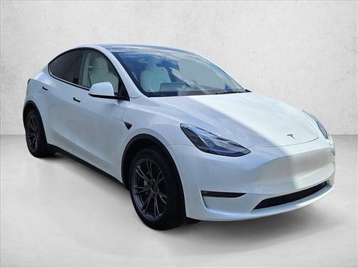 Pearl White Multi-Coat 2025 Tesla Model Y Long Range Dual Motor All-Wheel Drive