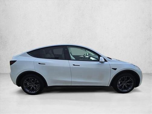 Pearl White Multi-Coat 2025 Tesla Model Y Long Range Dual Motor All-Wheel Drive