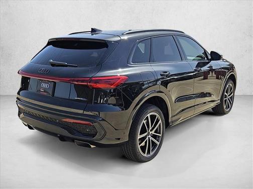 Mythos Black Metallic 2026 Audi Q5 Premium Plus TFSI quattro S tronic