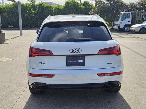 Glacier White Metallic 2025 Audi Q5 55 S line Premium Plus