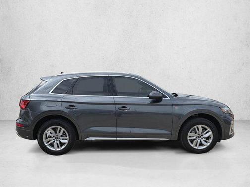 Daytona Gray Pearl Effect 2023 Audi Q5 45 S line Premium