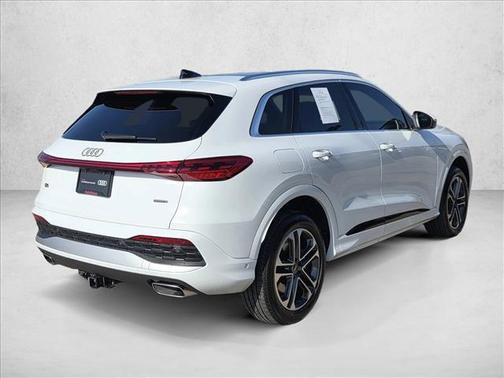 2025 Audi Q5 Premium TFSI quattro S tronic