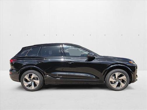 2025 Audi Q6 e-tron Premium Plus quattro