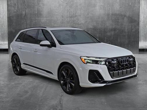2025 Audi Q7 55 Premium Plus