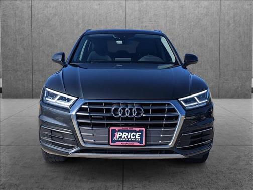 Photo 2 of 25 of 2020 Audi Q5 45 Premium Plus