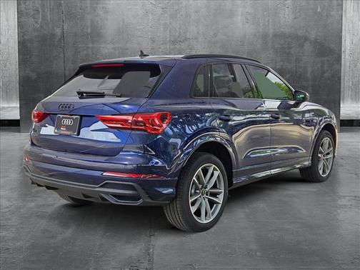 2025 Audi Q3 Premium 45 TFSI S line quattro Tiptronic