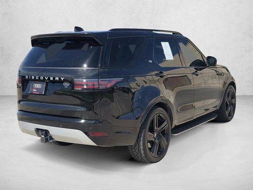 Black 2023 Land Rover Discovery P360 Metropolitan Edition