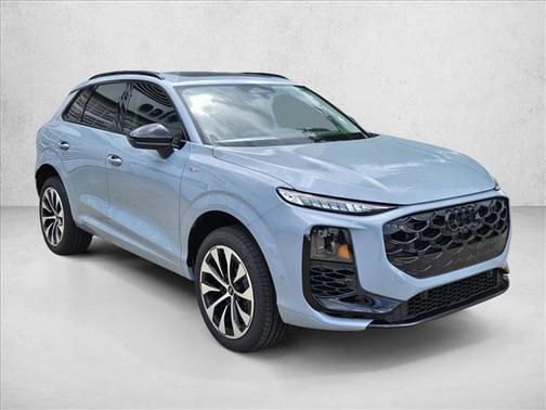Arrow Gray Pearl Effect 2026 Audi Q3 TFSI quattro S tronic