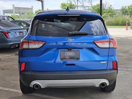 Velocity Blue Metallic 2020 Ford Escape S