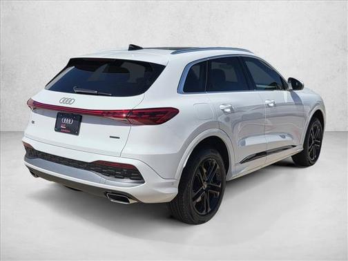Arkona White 2026 Audi Q5 Premium TFSI quattro S tronic