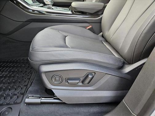 2025 Audi Q8 55 Premium