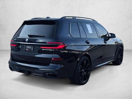 2024 BMW X7 M60i