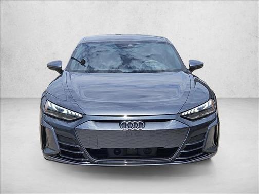 Daytona Gray Pearl Effect 2023 Audi e-tron GT Prestige quattro