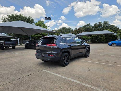 2016 Jeep Cherokee Altitude