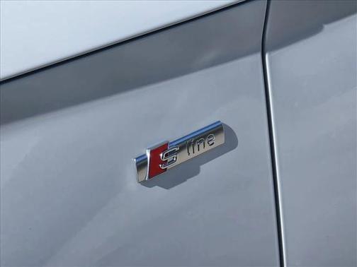 2023 Audi Q5 45 S line Premium