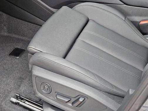 2025 Audi Q6 e-tron Premium Plus quattro