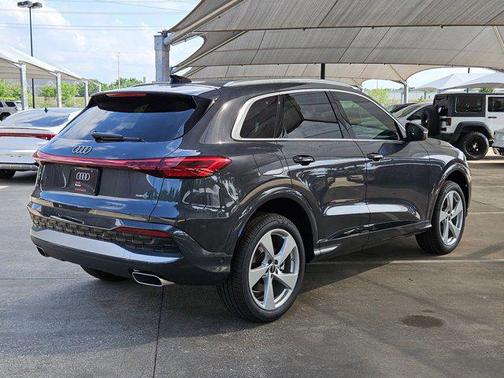 2025 Audi Q5 Premium Plus