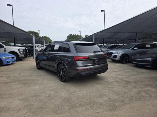 2025 Audi Q7 55 Premium Plus