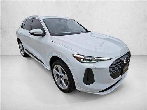 Glacier White Metallic 2026 Audi Q5 Premium Plus