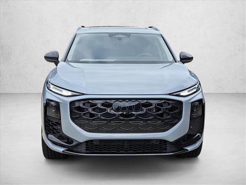 Arrow Gray Pearl Effect 2026 Audi Q3 TFSI quattro S tronic