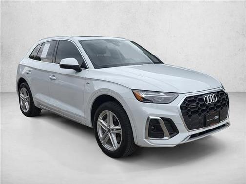 Glacier White 2025 Audi Q5 55 S line Premium Plus