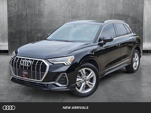 2022 Audi Q3 45 S line Premium Plus