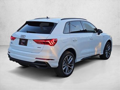 2025 Audi Q3 Premium 45 TFSI S line quattro Tiptronic