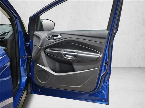 Blue 2018 Ford Escape SE