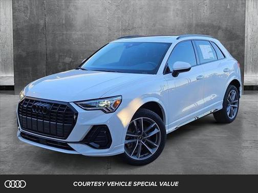 2025 Audi Q3 Premium 45 TFSI S line quattro Tiptronic