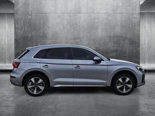 2023 Audi Q5 40 Premium Plus