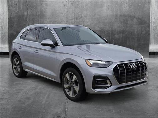 2023 Audi Q5 40 Premium Plus
