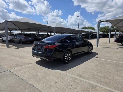 2020 Nissan Altima SR FWD