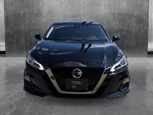 2020 Nissan Altima SR FWD