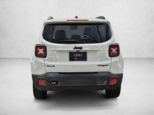 Alpine White 2015 Jeep Renegade Trailhawk