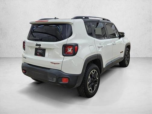 Alpine White 2015 Jeep Renegade Trailhawk