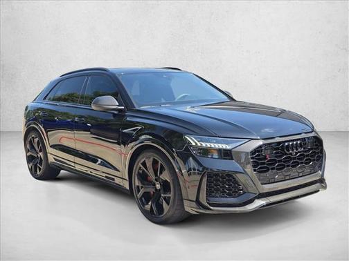 Mythos Black Metallic 2022 Audi RS Q8 4.0T